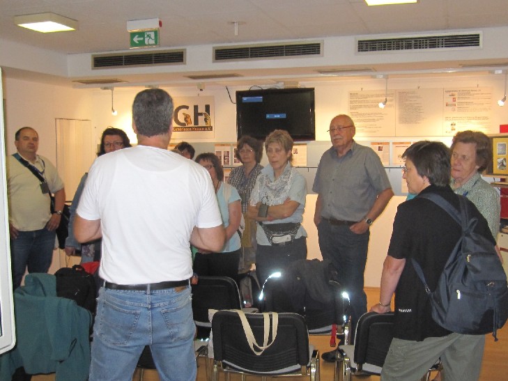 Fuehrung im Deafmuseum