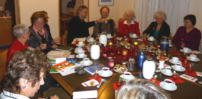 Gruppentreffen im Gemeinderaum